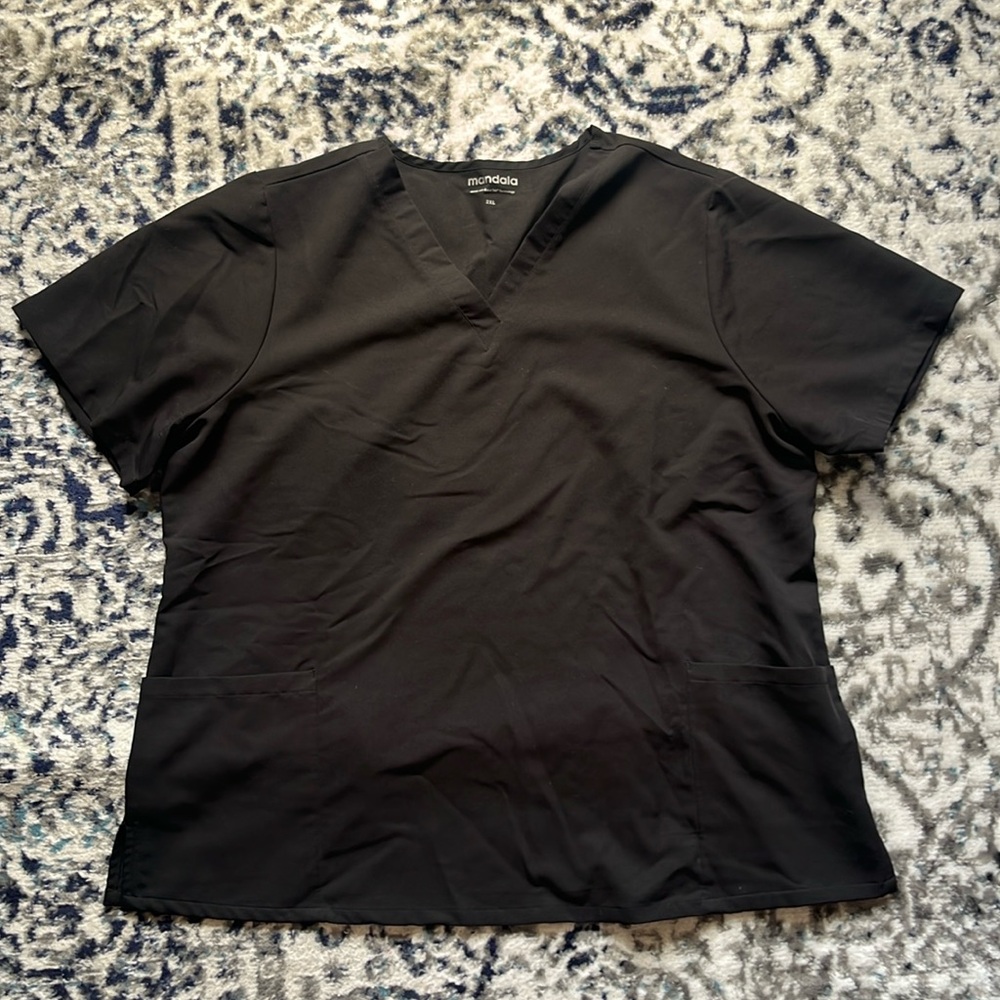 Mandala Scrubs 2XL color: black. Worn once. Top and bottom included.